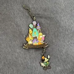 ディズニー ハロウィン 2023 ペンダントバッジ