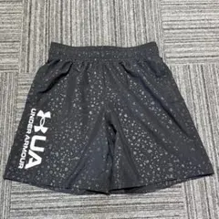 美品 UNDER ARMOUR アンダーアーマー ハーフパンツ ブラック黒 Lのサムネイル