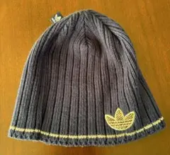 アディダスニット帽子