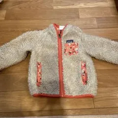 patagonia フリースジャケット クリーム色　3T
