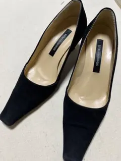 ストロベリーフィールズ　黒スエードパンプスのサムネイル