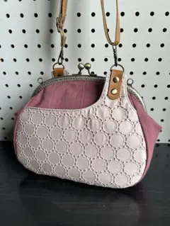 ＊ハンドメイド＊可愛い25口金ショルダーがま口バッグ　刺繍レースドット　ピンク系