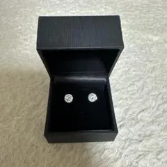 Gift From New York ラウンドカット一粒ピアス