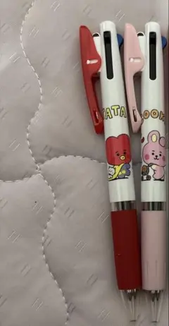 【ホヌ様専用ページ】BT21 ジェットストリーム 3色ボールペン 2本セットのサムネイル
