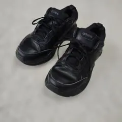 adidas ブラック スニーカー