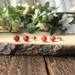 6㎜枠×赤珊瑚・サージカルステンレスピアス・ノンホールピアス／誕生石・3月