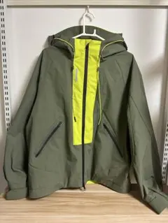 オリーブグリーン マウンテンパーカー