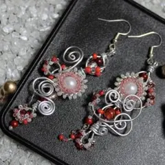 【値下げ】ハンドメイド 赤 ビーズ ピアス(No.17)