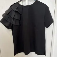 新品、未使用　OPAQUE.CLIPアシメフリルドッキングカットソーのサムネイル