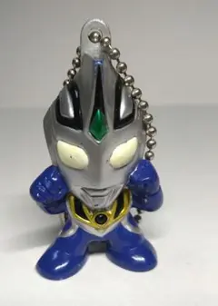 ウルトラマン　ストラップ　フィギュア