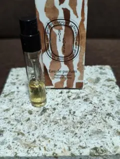 diptyque BOIS CORSE オードパルファン サンプルのサムネイル