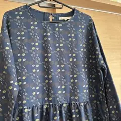 「新品未使用」　小花柄ワンピース濃紺色 　　　良品質生地　おまとめでお値引き‼︎