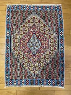 在庫一掃セール】アルデビル キリム シルク 103cm×75cm - メルカリ