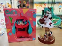 シャアザクぐるみ [初音ミクVer.] 未開封品 & チロルミク　開封品