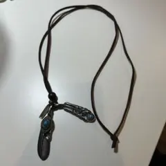 ターコイズ 羽根モチーフ ネックレス シルバー調