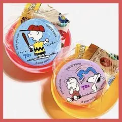 【匿名配送】新品 くら寿司× PEANUTS スヌーピー 70s 缶バッジ 2個のサムネイル