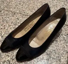 フェラガモ　リペア済み　90年代ビンテージ　ネイビー×ブラックエナメルパンプス