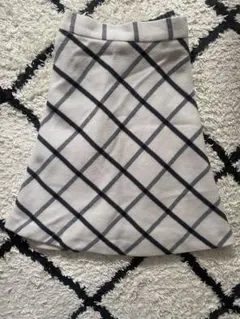 グレーとネイビーのチェック柄フレアスカート