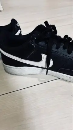 NIKE ブラック スニーカー　25