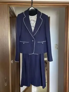 新品ネイビー スーツセット レーストップス付き