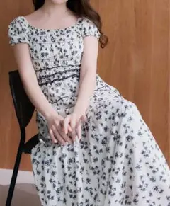 正規品・美品】herlipto Shadow Floral Dress ワンピ - メルカリ