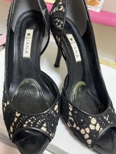 ダイアナ　レース風編みパンプス