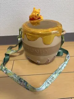 東京ディズニーリゾート　くまのプーさんのハチミツ壺型　ポップコーンバケットです。