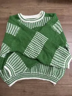 ニット　緑　白　ストライプ 　レディース