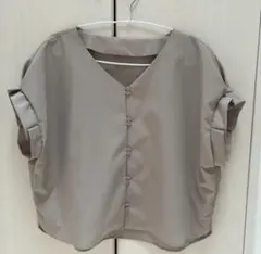 Natural beauty basic ベージュ Vネック 半袖 トップス