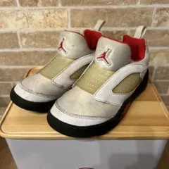 Nike Jordan 5 Retro キッズシューズ