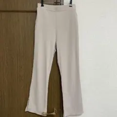 ベージュ リブパンツ　秋冬のサムネイル