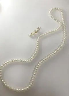 【新品未使用】 ホワイトパール風のロングネックレスとブローチ 白 パール風