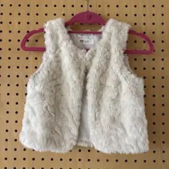 H&M フェイクファーベスト 130cm クリーム色　サイズ違いあり