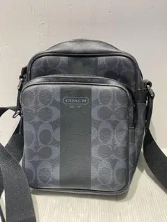 【coach/コーチ】ショルダーバッグ　鞄　ファッション　黒　斜め掛け　レザー