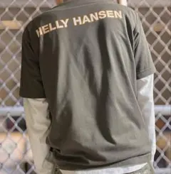 ヘリーハンセン バックロゴ Tシャツ カーキ M アースカラー 古着のサムネイル