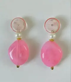 昭和レトロ　ヴィンテージ　ボタン　ピアス　ゴールド　パール　ホワイト　ピンク