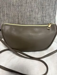 ハーフムーン ショルダーバッグ ブラウンのサムネイル