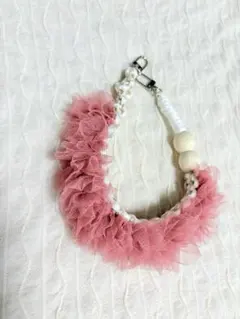 【ハンドメイド】フリル　スマホストラップ　パラコード　ハンドストラップ