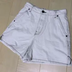Bershka ベルシュカ ステッチ ショートパンツ デニム 白