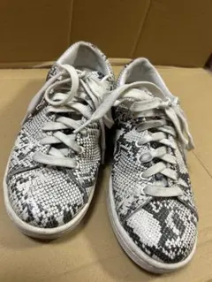adidas x HYKE スニーカー パイソン柄のサムネイル