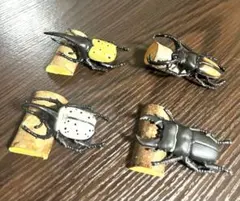 【美品】 カブトムシ&クワガタ フィギュア 一匹ずつ登木付き 4点セット