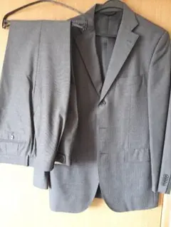 23区　メンズ　スーツ　上下　48 ダークグレーにピンストライプ　傷有り