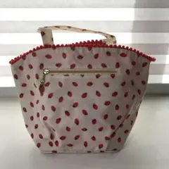 イチゴ柄バック
