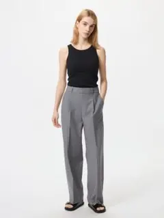 美品 タックワイドパンツ　グレー