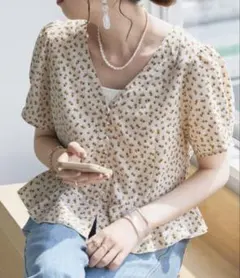 Discoat 花柄ペプラムトップス 半袖