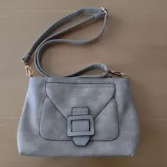 HUNDRED グレー ショルダーバッグ　斜めがけ　ミニバッグ