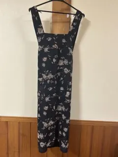 花柄黒のリバーシブルエプロン