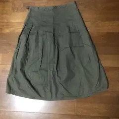 レディース　スカート　M カーキ色　膝丈