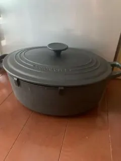 LE CREUSET 鋳鉄 両手鍋 ブラック 30cm - メルカリ