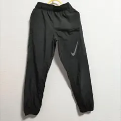 Nike ブラック ロングパンツ　120〜130